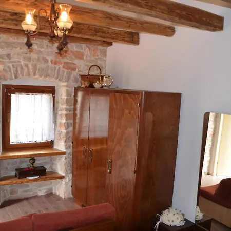 Charmantes Haus In Mit Grill Und Terrasse * Medulin