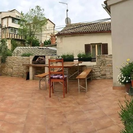 Charmantes Haus In Mit Grill Und Terrasse * Medulin